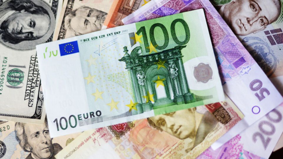 НБУ ослабил гривну