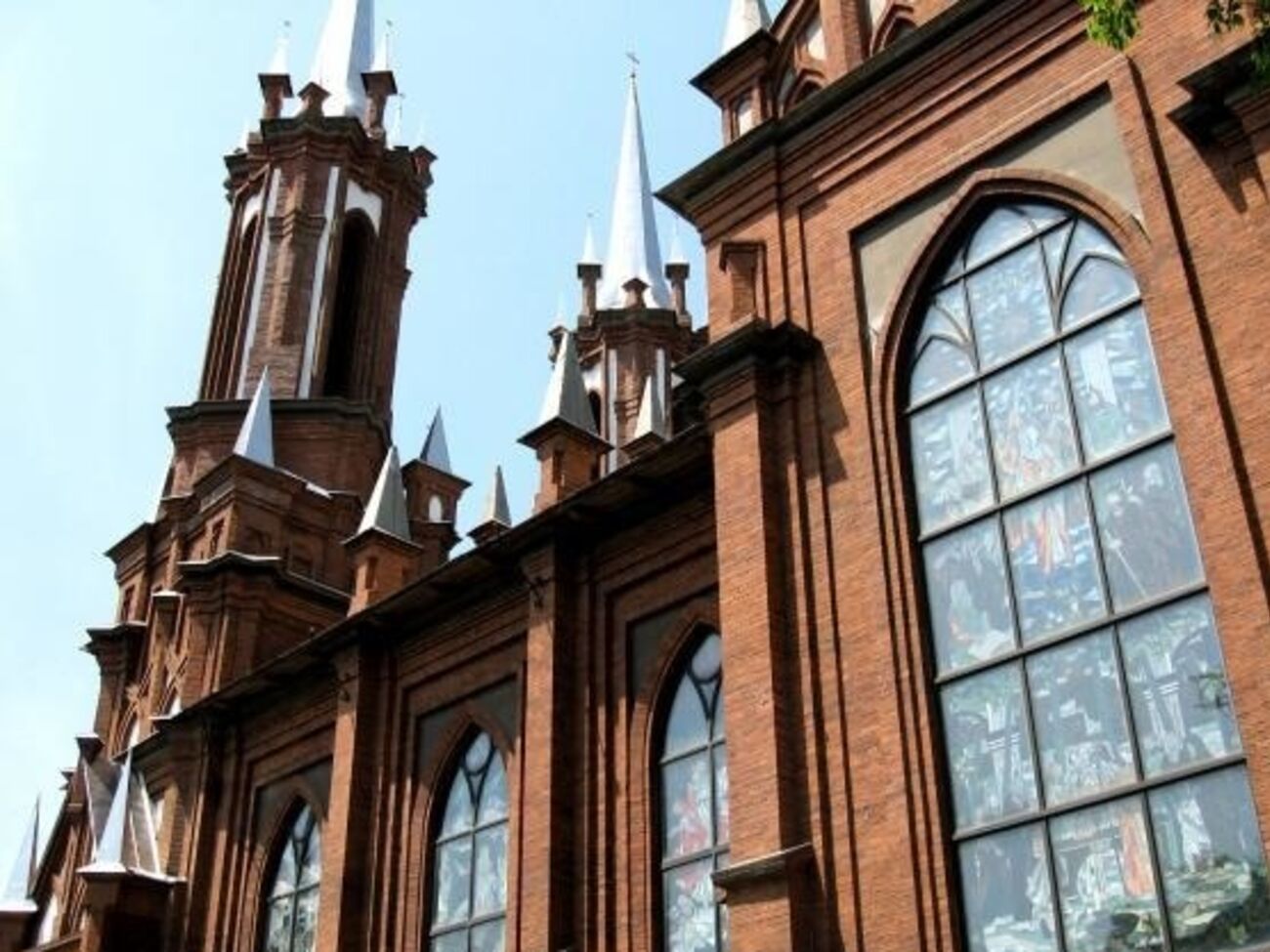 Священника в прошлом году обвинили в растлении малолетних прихожане села в Доминиканской республике, куда его направила церковь