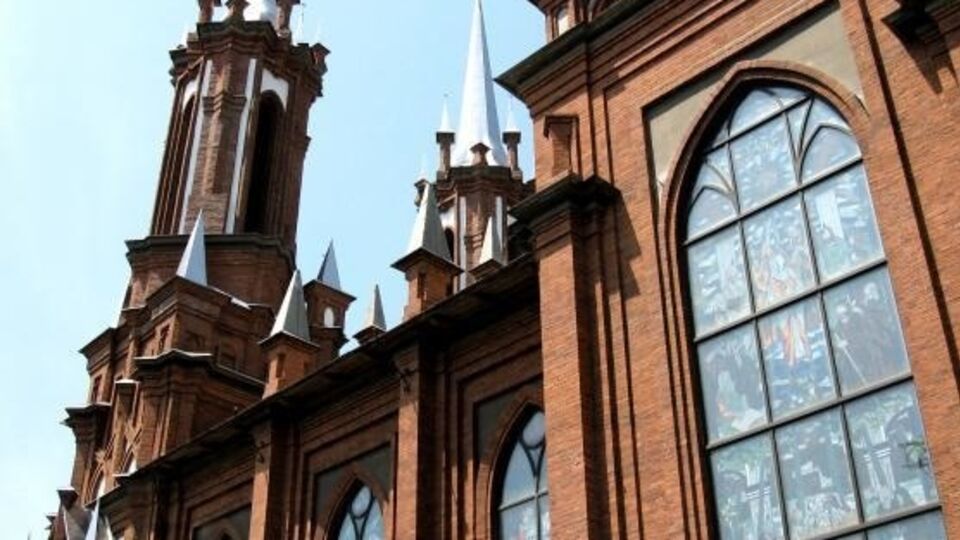 Священника в прошлом году обвинили в растлении малолетних прихожане села в Доминиканской республике, куда его направила церковь