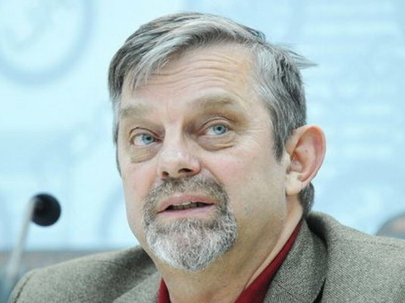 Небоженко: Принцип объединения власти и собственности не дает возможности принимать решения, касающиеся всей страны