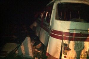 Автобус подорвался на мине, пытаясь объехать блокпост