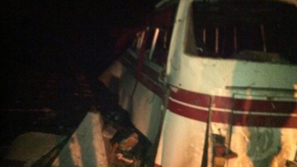 Автобус подорвался на мине, пытаясь объехать блокпост