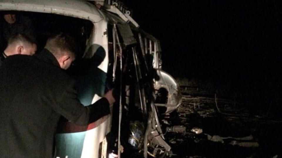 Автобус подорвался на мине