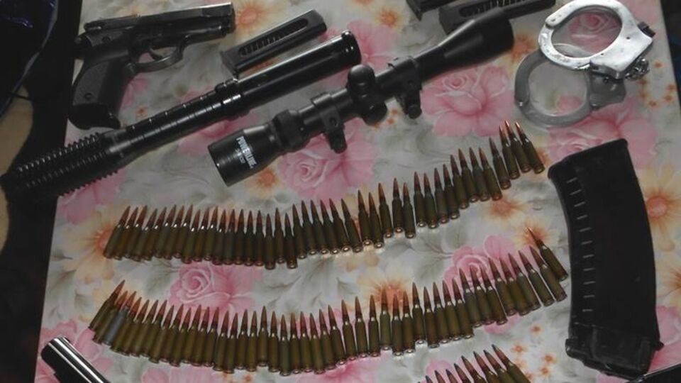 У задержанного изъяли большое количество оружия с патронами