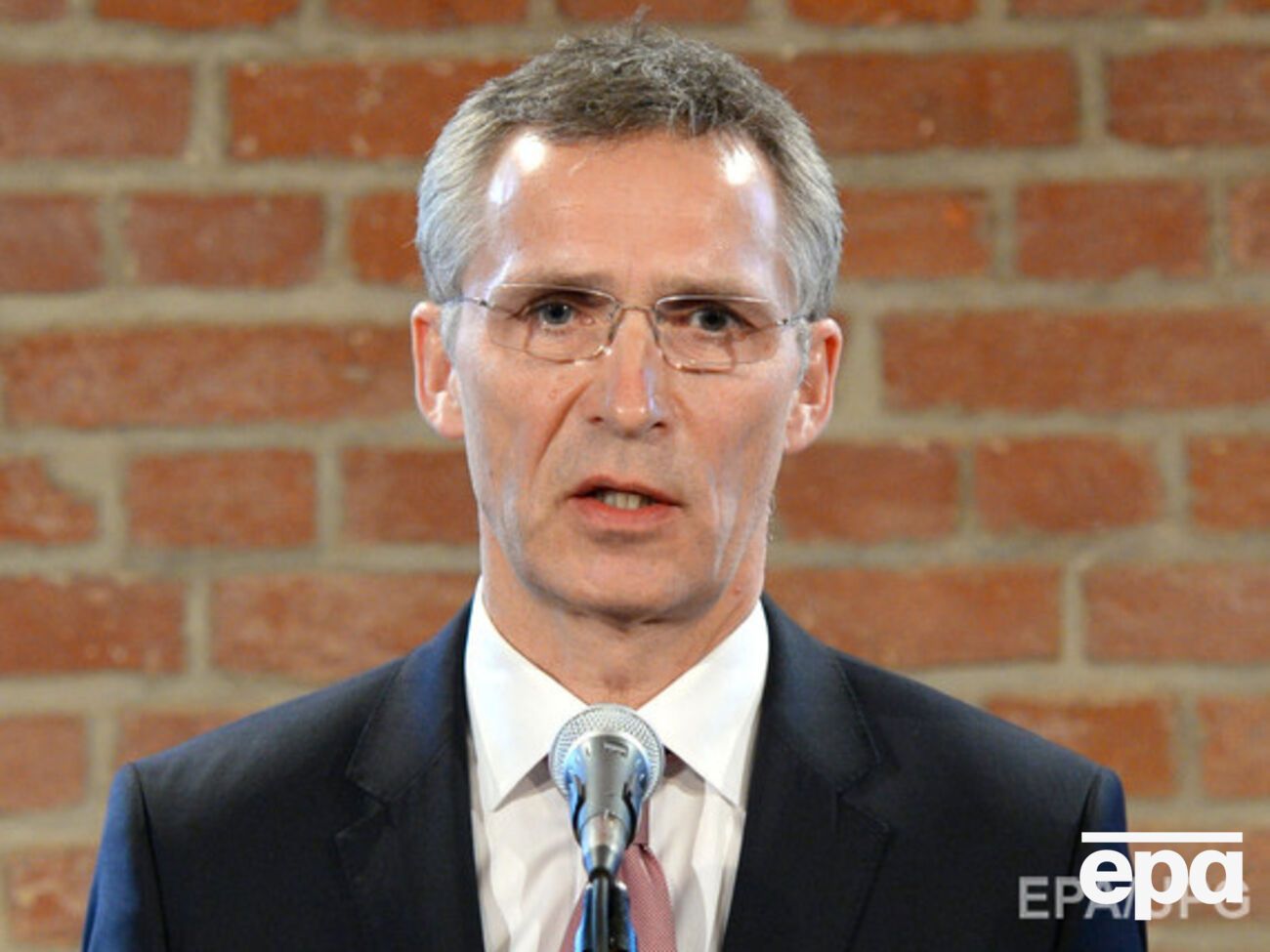 Столтенберг: Пока я не вижу лучшей альтернативы, чем стремиться к тому, чтобы Минские соглашения исполнялись в полном объеме