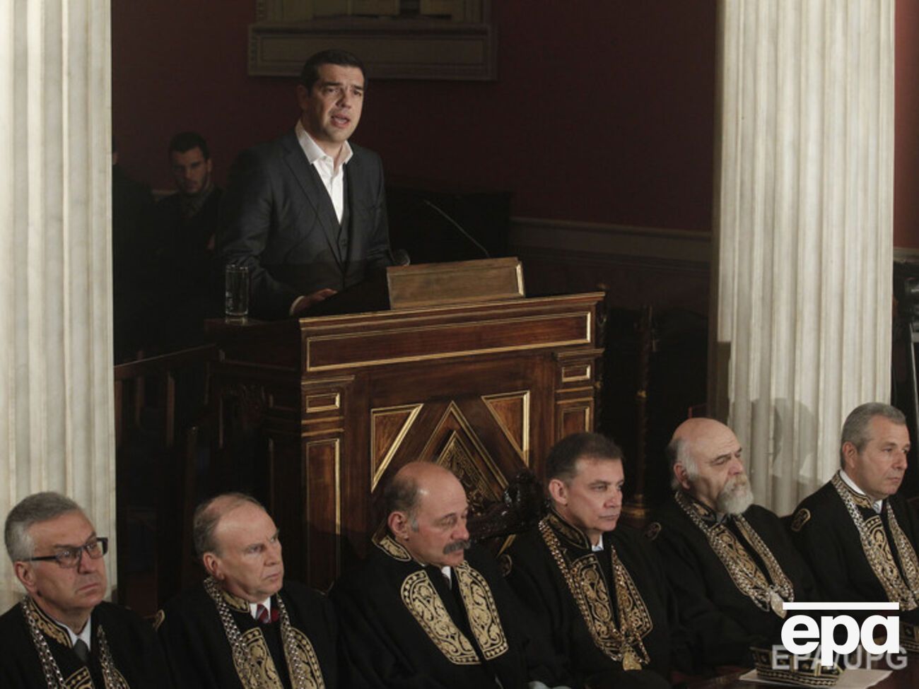 Европе надоела экономическая трагедия Греции, и особенно ее политический фарс