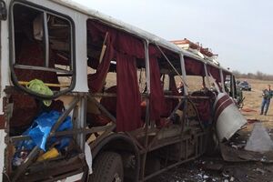 Вечером 25 марта рейсовый автобус, следовавший из Артемовска в Горловку, подорвался на мине