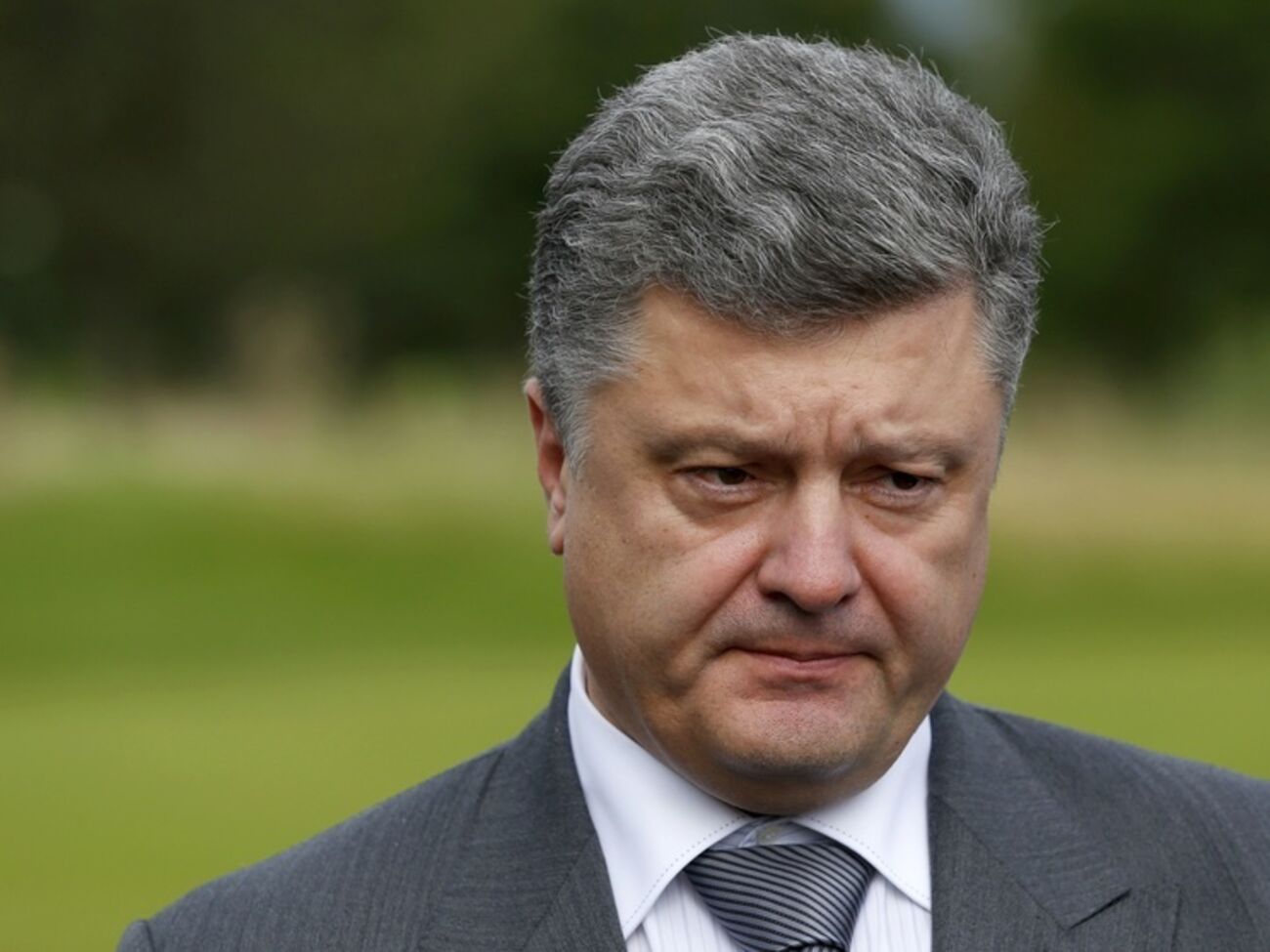 На работодателя возлагается обязанность обеспечить занятость таких лиц в течение периода, вдвое большего, чем выплата компенсации