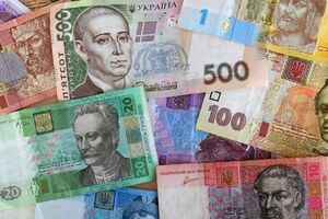 НБУ понизил курс доллара по отношению к гривне