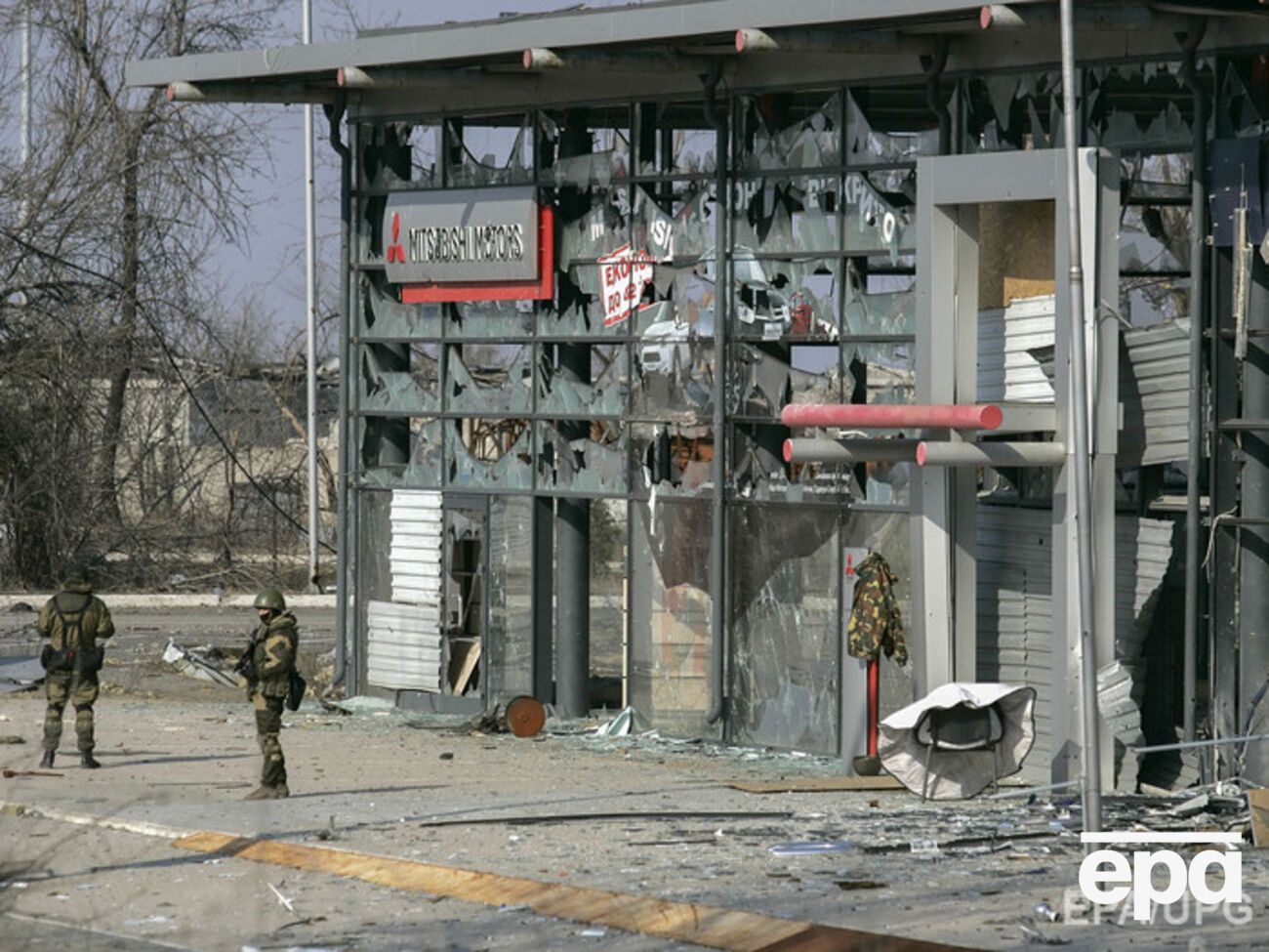 После полуночи на Луганщине боевики из стрелкового оружия вели огонь по опорному пункту украинских военных в районе поселка Сокольники