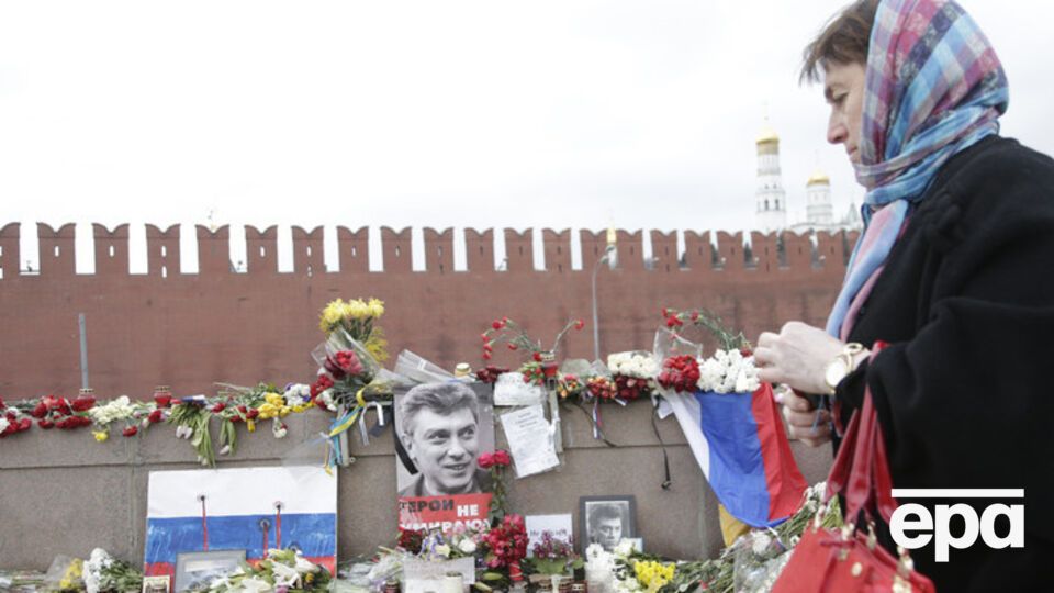 Свидетель: Убегавший сел на заднее сиденье машины отечественного производства, похожей на "Приору"