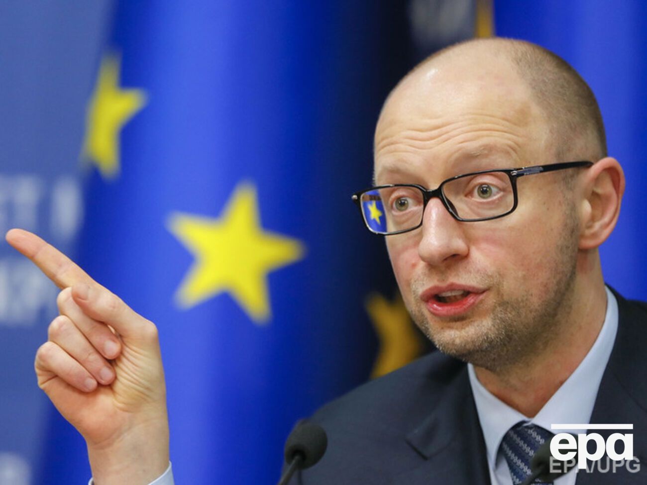 Яценюк намерен привлечь к расследованию коррупции зарубежных следователей