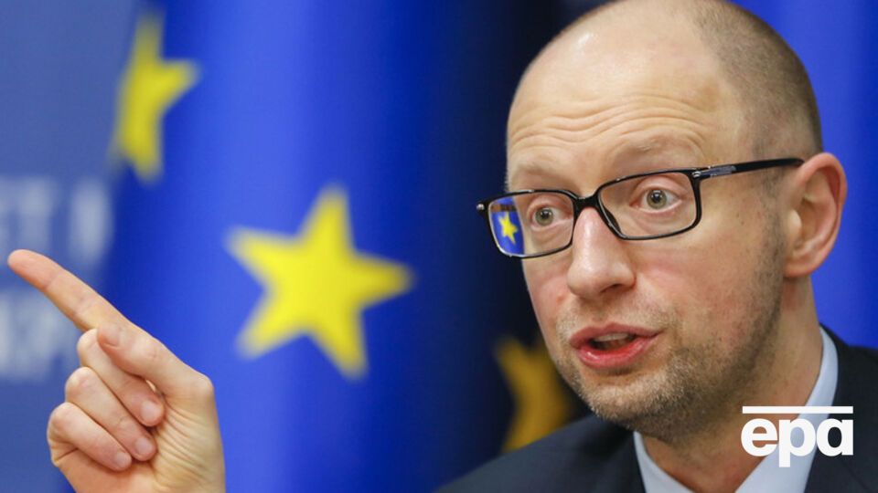 Яценюк намерен привлечь к расследованию коррупции зарубежных следователей