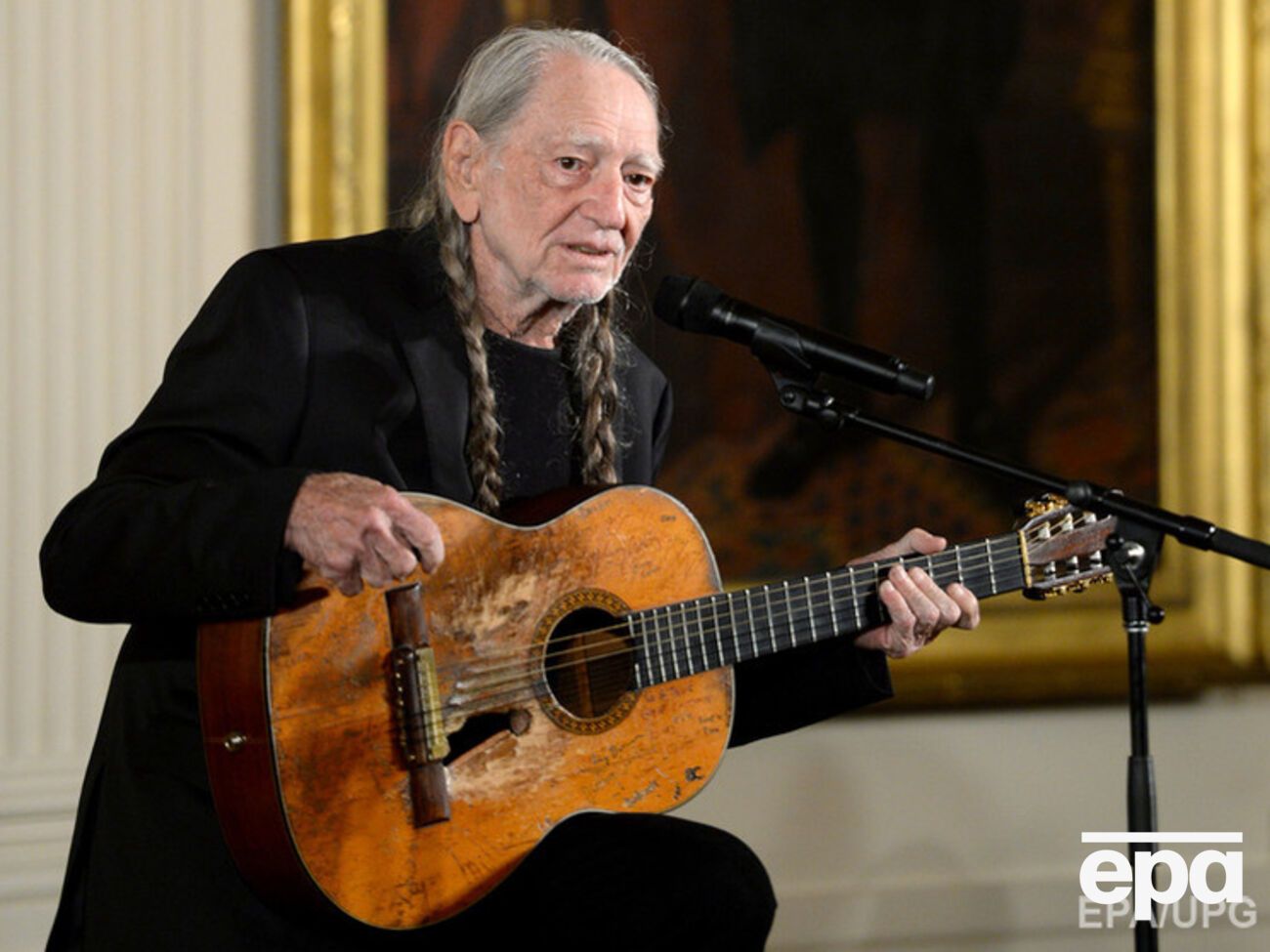 Родственники Нельсона намерены помочь музыканту в запуске нового бизнеса и последующем ведении дел