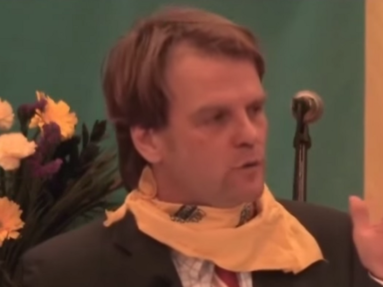 Александер: Да, это терроризм. Владимир Путин ведет себя как террорист