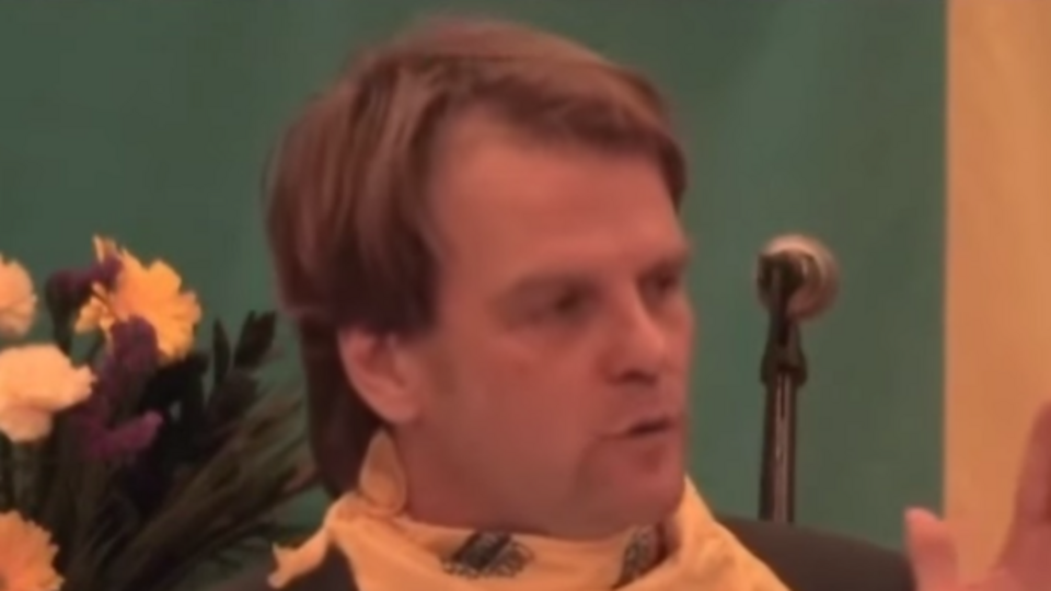 Александер: Да, это терроризм. Владимир Путин ведет себя как террорист