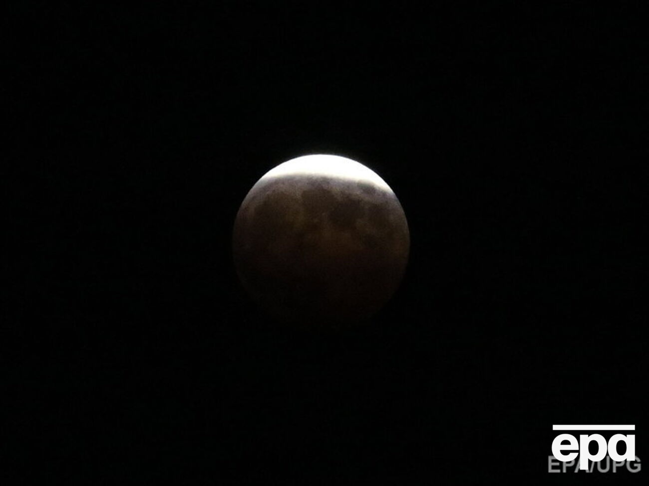 В этом году жители Земли увидят два лунных затмения