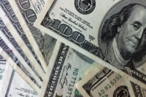 Золотовалютные резервы РФ немного выросли впервые с начала 2015 года