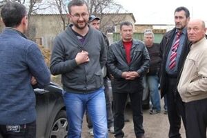 Нариман Джелялов (второй слева) сообщил, что правоохранители действовали по закону