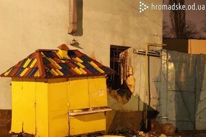 Возле волонтерского центра в Одессе прогремел взрыв. Фоторепортаж