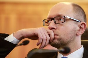 Арсений Яценюк сообщил, что благодаря кредиту МВФ Украина избежит дефолта, который прогнозировали эксперты