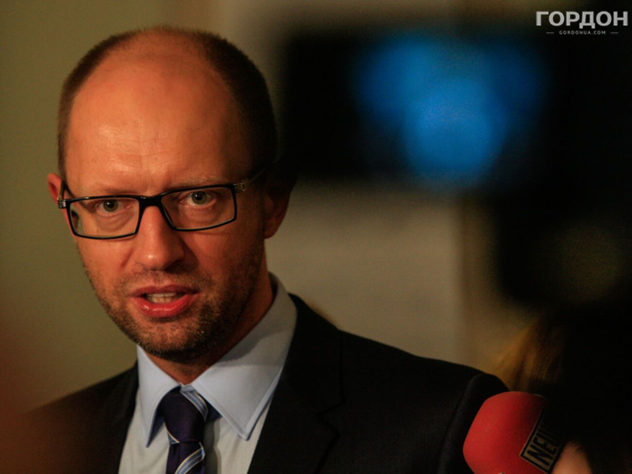 Арсений Яценюк считает, что на Донбассе могут опять начаться активные боевые действия