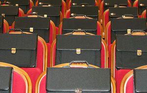 Об окончательном распределении портфелей в теневом Кабине станет известно 31 марта