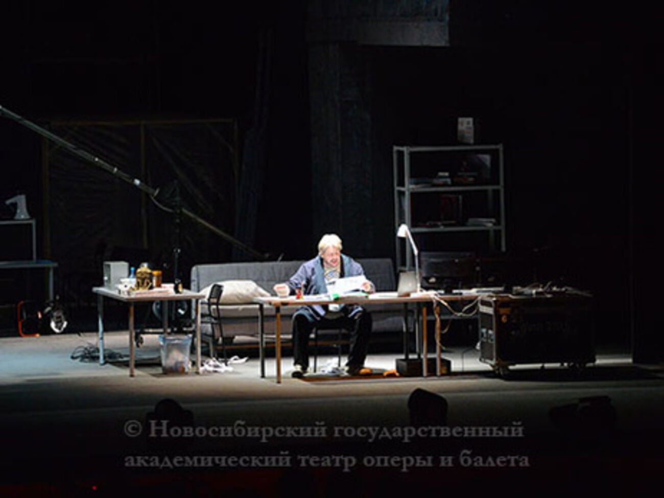 Сцена из спектакля