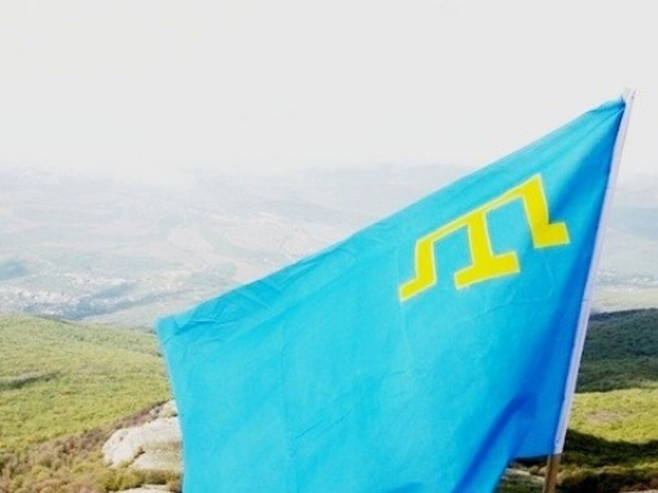 В Меджлисе также отметили, что над крымскотатарскими печатными и электронными СМИ в Крыму нависла реальная угроза закрытия