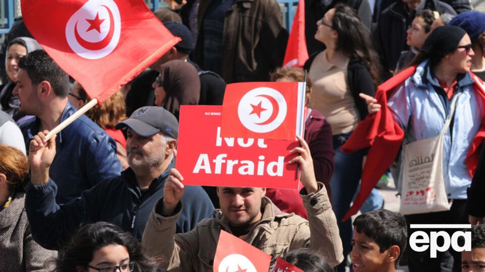 Демонстранты держали плакаты с надписью "Не бойся"