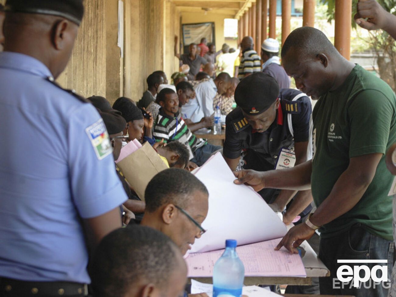 Выборы в Нигерии проходили в условиях повышенных мер безопасности