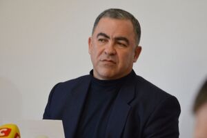 Мэр Николаева Юрий Гранатуров прогнозирует новую цену на проезд в размере 4 грн 50 коп.