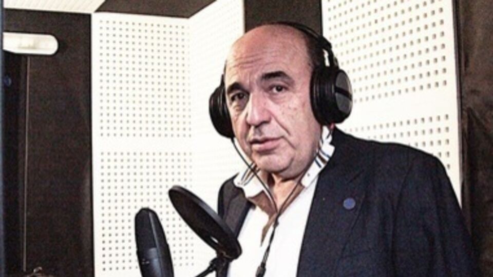 Рабинович: Страну целенаправленно превращают в туземный лагерь, где все будут жить в бараках и работать за 3 доллара на хозяина