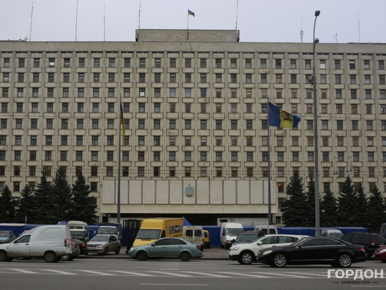 Ежемесячно предприятие потребляет электроэнергии на 275 тыс. грн, в отопительный период --- 350 тыс. грн