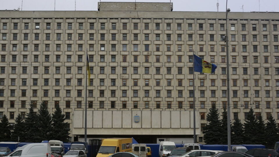 Ежемесячно предприятие потребляет электроэнергии на 275 тыс. грн, в отопительный период --- 350 тыс. грн