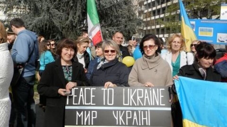 Миланская манифестация завершилась митингом и флешмобом