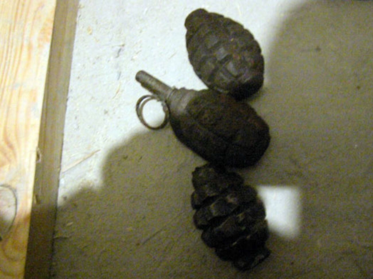 Мужчина хранил оружие и боеприпасы