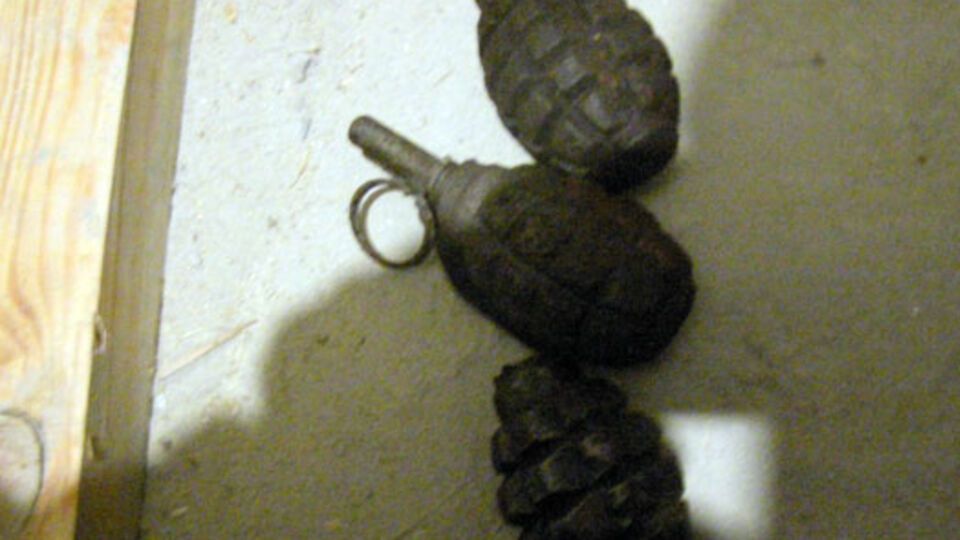 Мужчина хранил оружие и боеприпасы