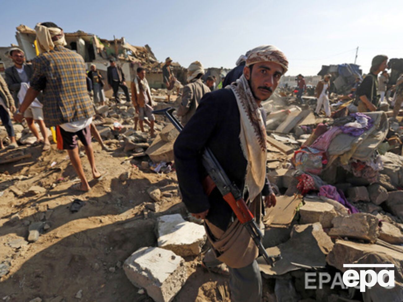 Саудовская Аравия на два часа остановила бомбардировки Йемена