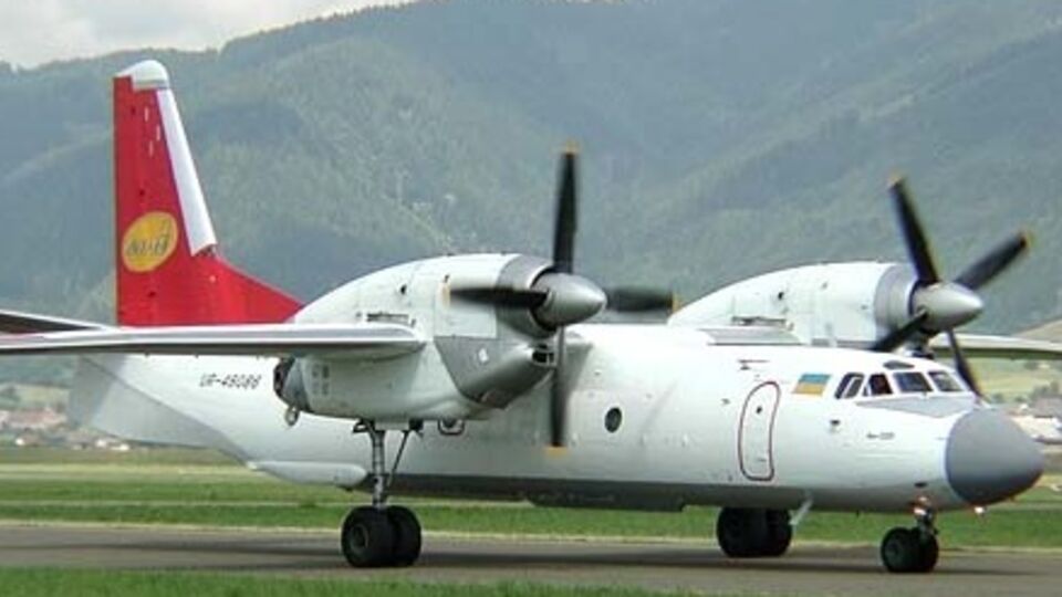 Модернизация самолетов Ан-32 украинскими специалистами в индийском Канпуре в 2014 году была приостановлена из-за того, что инженеры уехали обратно на родину в связи с войной на Донбассе