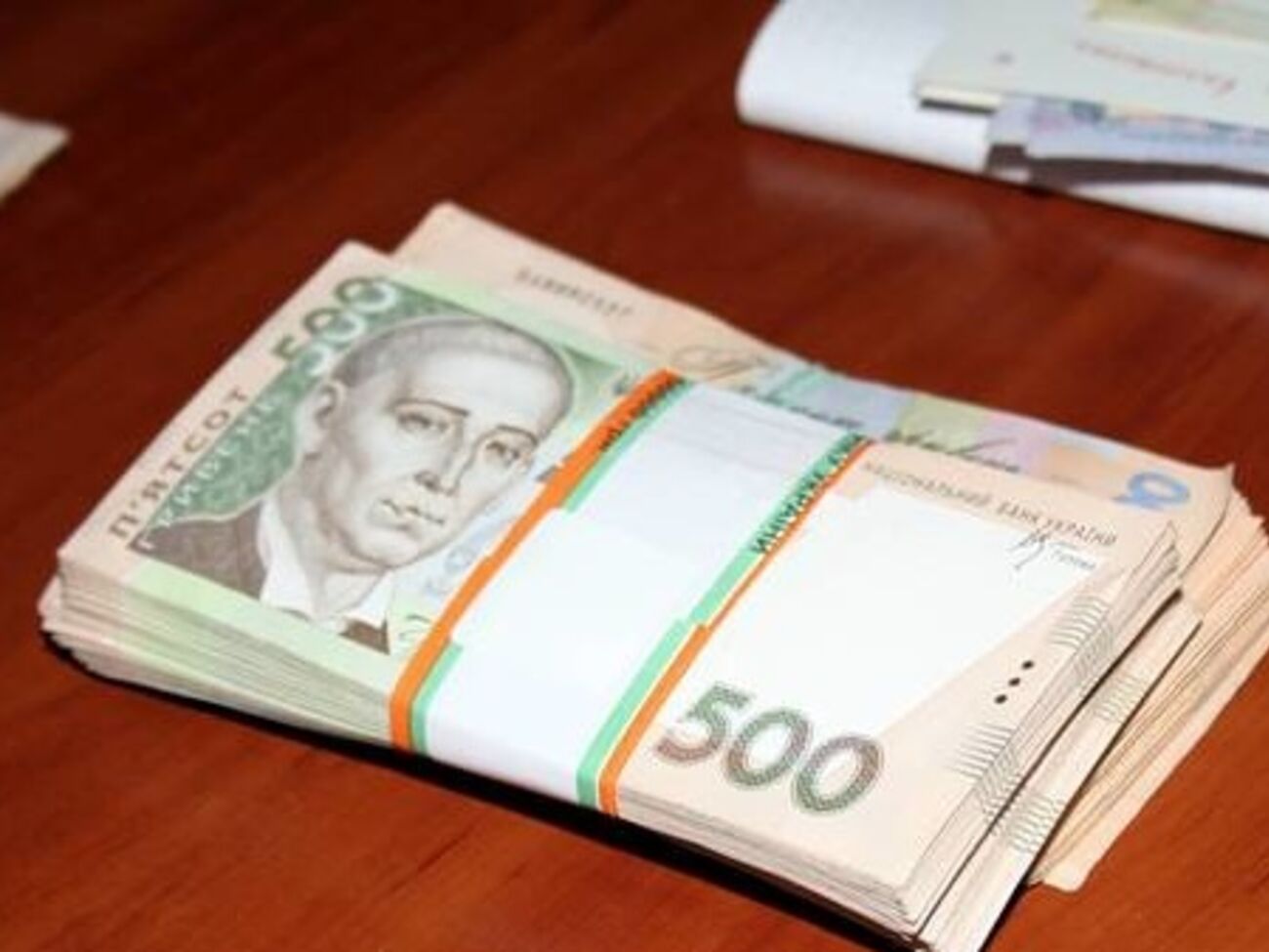 МВД: Злоумышленник получил в банке 150 тыс. грн с назначением платежа "материальная помощь на медикаменты"