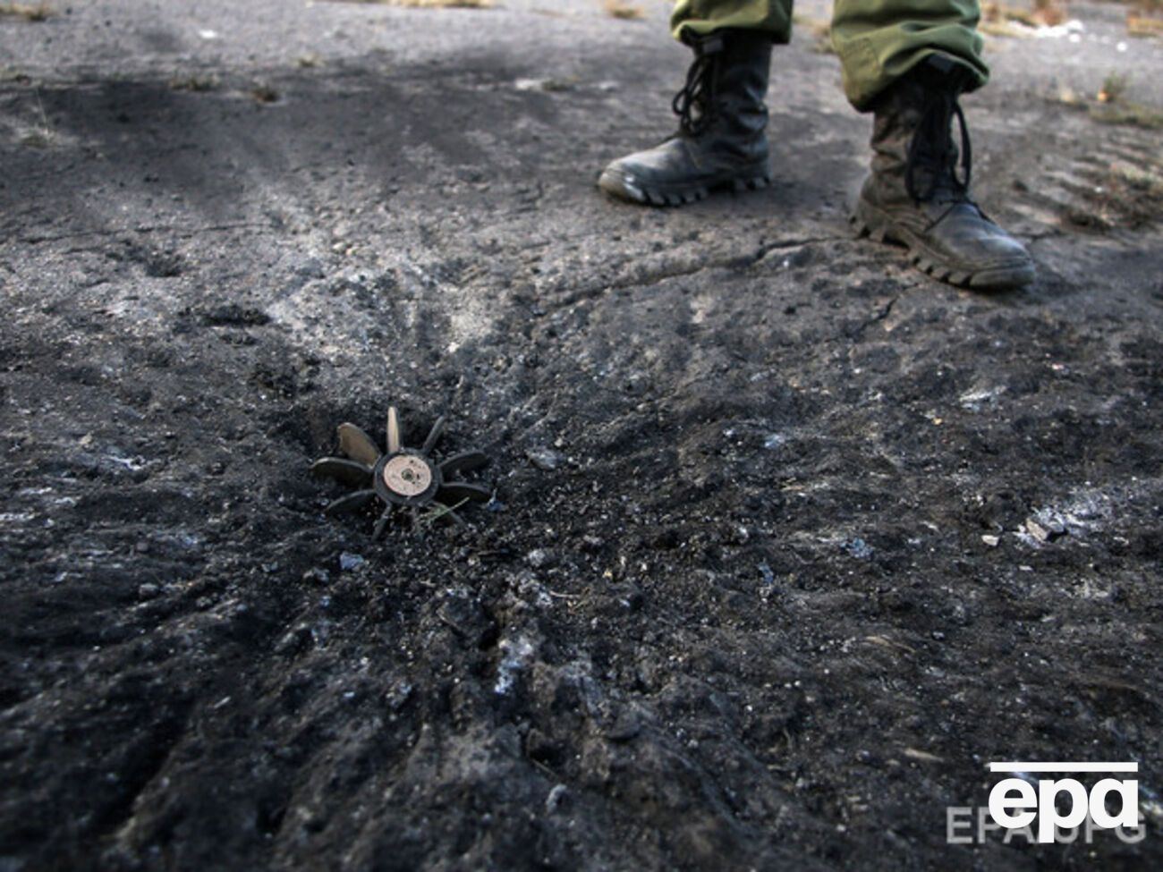 В результате падения снаряда никто не пострадал, разрушений нет