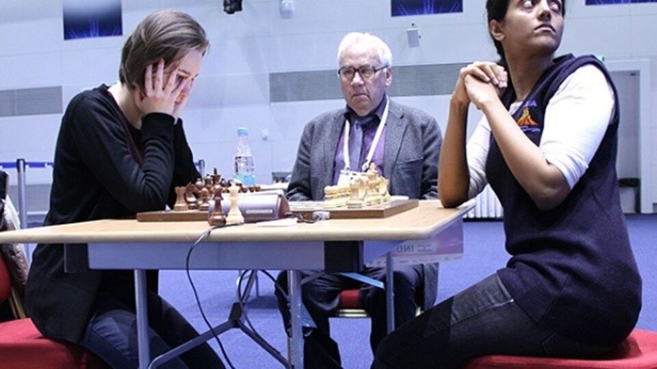 Мария Музычук и Харика Дронавалли