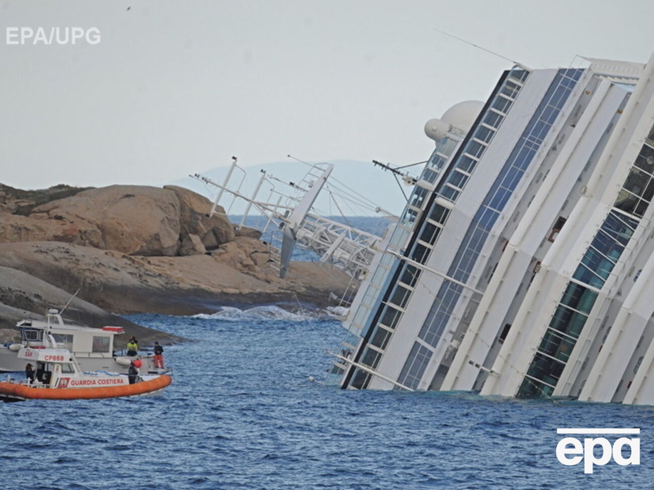 Лайнер Costa Concordia потерпел крушение 13 января 2012 года, погибли 32 человека