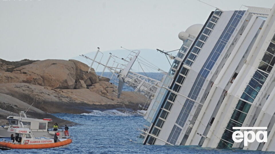 Лайнер Costa Concordia потерпел крушение 13 января 2012 года, погибли 32 человека