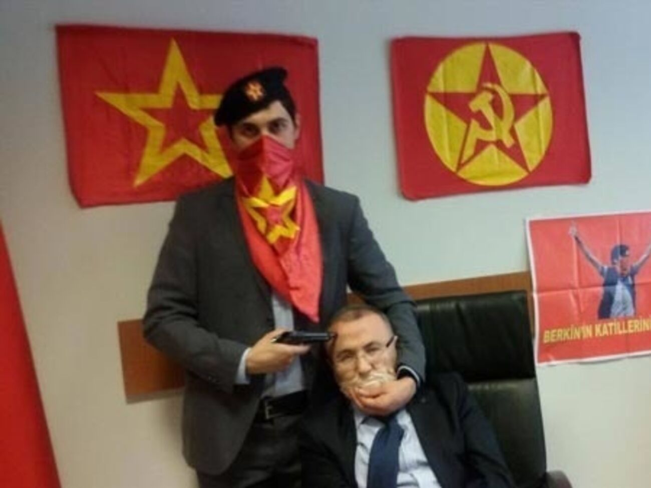 Прокурор получил несколько тяжелых ранений и скончался в больнице