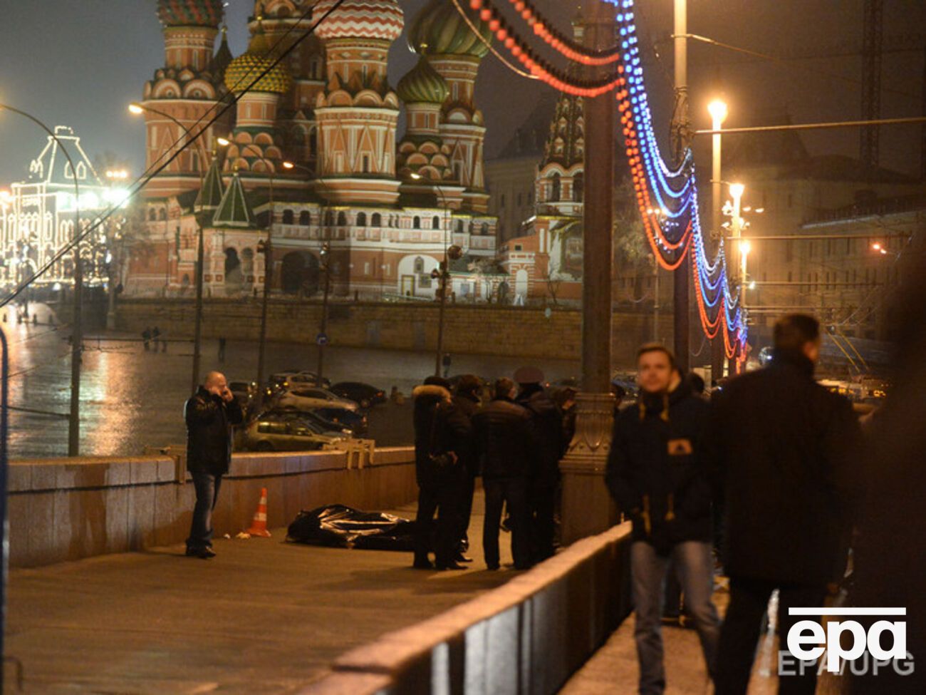 В сети выложили запись с видеорегистратора машины через 3 минуты после убийства Немцова. Видео