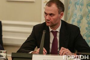 Колобова подозревают в завладении государственными средствами в особо крупных размерах