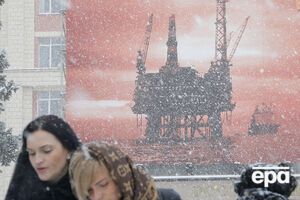 Цена на нефть приближается к $60
