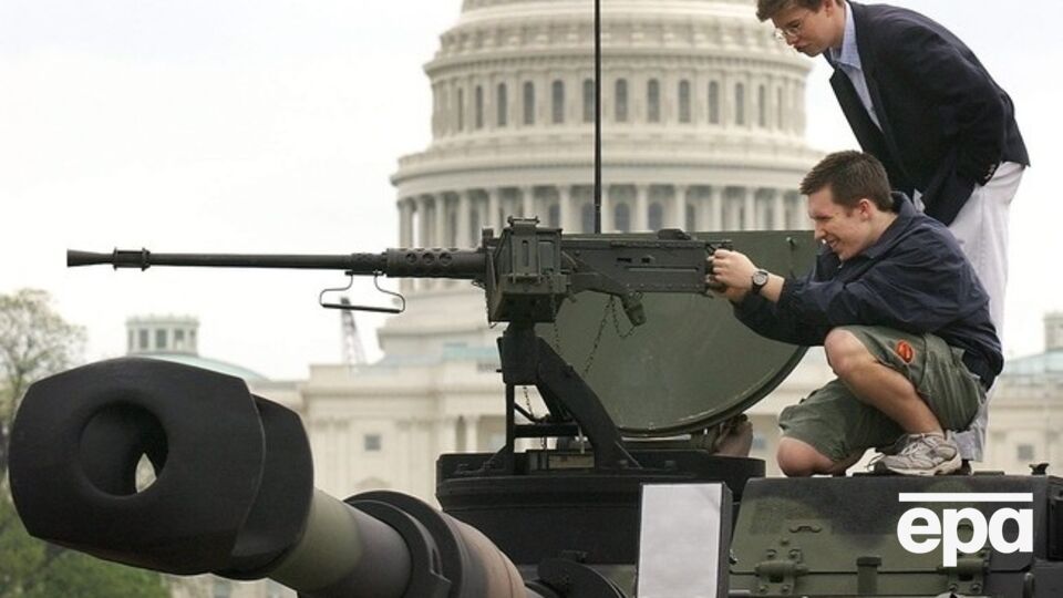 США готовы предоставить Украине нелетальное оружие, сообщил Парубий